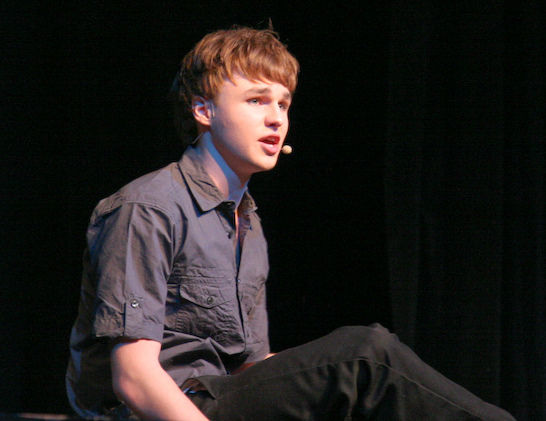 Nicolas Sch�tzl - Eggenfelden / Niederbayern - Ausbildung zum Musicaldarsteller - Unterricht in: klass. Ballett, Charakter - Ausdruckstanz, Jazz Dance, Ballettinstitut, Stepptanz, Sologesang Klassik u. Musical und Klavier - Nicolas Sch�tzl trat schon mehrfach am Theater an der Rott auf.   Musicaldarsteller, Jugend musiziert, Jugend musiziert Musical,Nachwuchsdarsteller, Nachwuchstalent, Preistr�ger Jugend musiziert, Bundepreistr�ger Jugend musiziert, Landespreistr�ger Jugend musiziert, Jugend musiziert Landespreistr�ger, Jugend musiziert Bundespreistr�ger, Musical, 